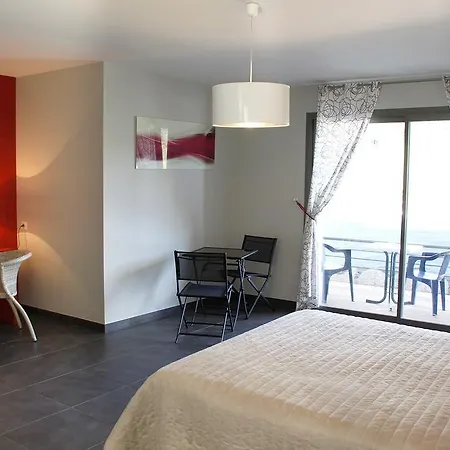 Logis - Et Restaurant Le Relais Des Garrigues Grisolles (Tarn-et-Garonne)