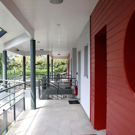 Hotell Logis - Et Restaurant Le Relais Des Garrigues 2*