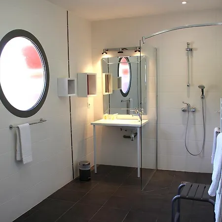 Logis - Et Restaurant Le Relais Des Garrigues Hotell