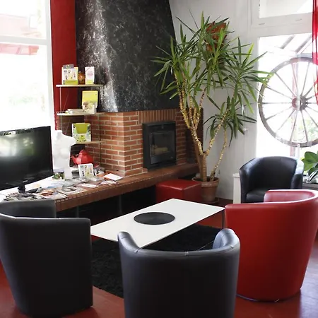 Logis - Et Restaurant Le Relais Des Garrigues Hotell Grisolles (Tarn-et-Garonne)