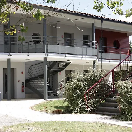 Hotell Logis - Et Restaurant Le Relais Des Garrigues