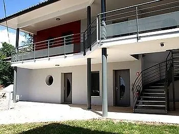 Logis - Et Restaurant Le Relais Des Garrigues Hotell 2*