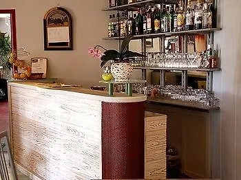 Logis - Et Restaurant Le Relais Des Garrigues