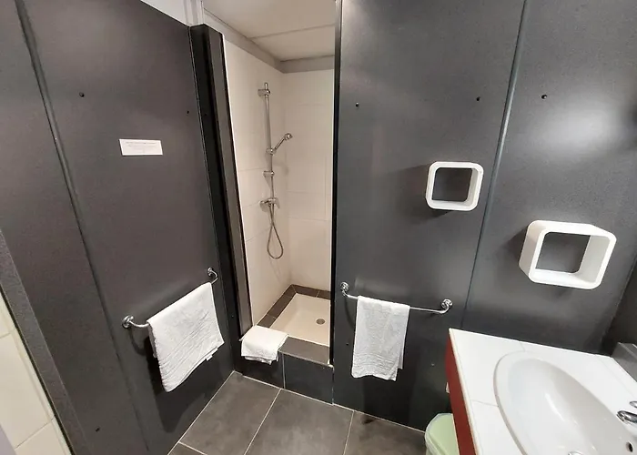 Logis - Et Restaurant Le Relais Des Garrigues