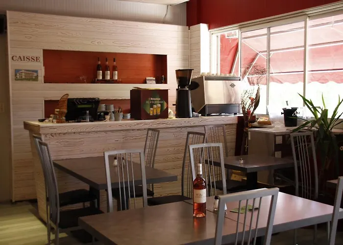 Hotel Logis - Et Restaurant Le Relais Des Garrigues Grisolles (Tarn-et-Garonne)