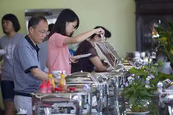 Logis - Et Restaurant Le Relais Des Garrigues Hotel