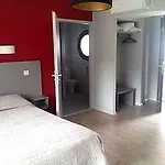 Relais Des Garrigues Hotel