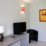 Relais Des Garrigues Hotel 2*