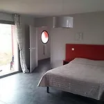 Relais Des Garrigues Hotel 2*