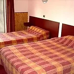 Relais Des Garrigues Hotel