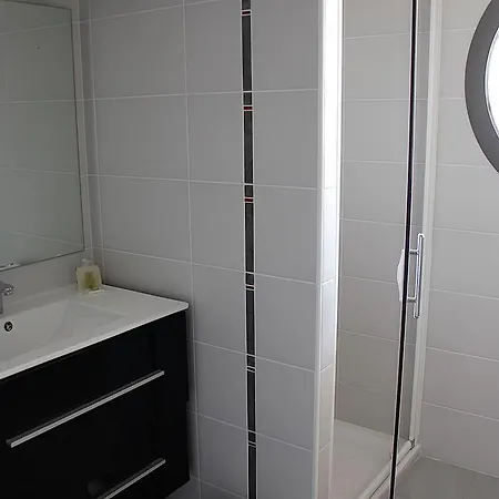 Logis - Et Restaurant Le Relais Des Garrigues Grisolles (Tarn-et-Garonne)