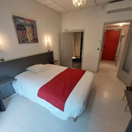 Logis - Et Restaurant Le Relais Des Garrigues Hotel 2*