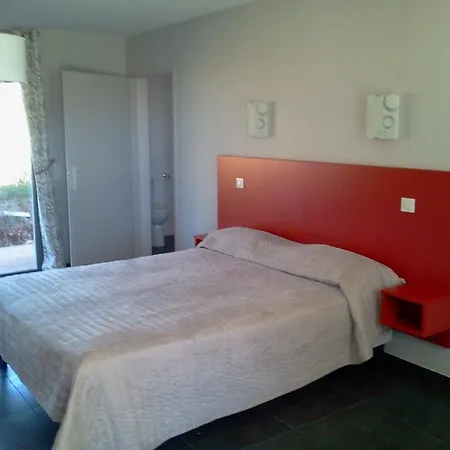 Hotel Logis - Et Restaurant Le Relais Des Garrigues Grisolles (Tarn-et-Garonne)