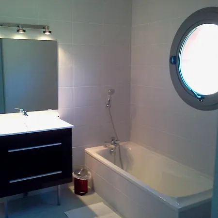 Logis - Et Restaurant Le Relais Des Garrigues 2*