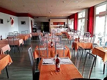 Logis - Et Restaurant Le Relais Des Garrigues Grisolles (Tarn-et-Garonne)