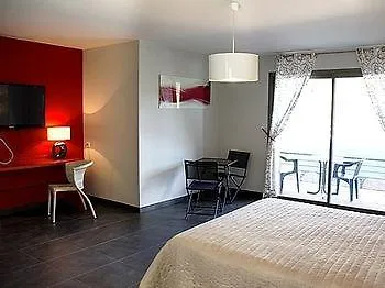 Logis - Et Restaurant Le Relais Des Garrigues Hotel