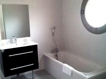 Hotel Logis - Et Restaurant Le Relais Des Garrigues