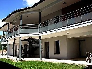 Hotel Logis - Et Restaurant Le Relais Des Garrigues 2*