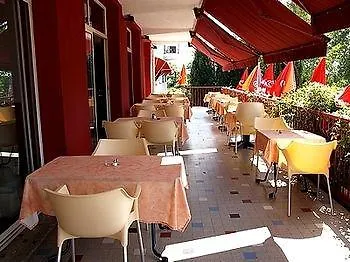 Logis - Et Restaurant Le Relais Des Garrigues Hotel 2*