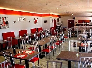Logis - Et Restaurant Le Relais Des Garrigues