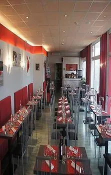 Szálloda Logis - Et Restaurant Le Relais Des Garrigues Grisolles