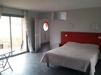 Logis - Et Restaurant Le Relais Des Garrigues Hotel 2*