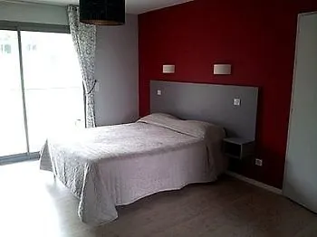 Logis - Et Restaurant Le Relais Des Garrigues Hotel 2*