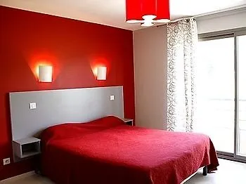 Logis - Et Restaurant Le Relais Des Garrigues 2*