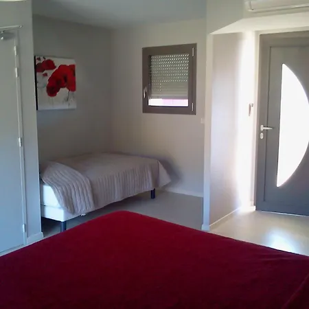 Logis - Et Restaurant Le Relais Des Garrigues Hotel Grisolles (Tarn-et-Garonne)