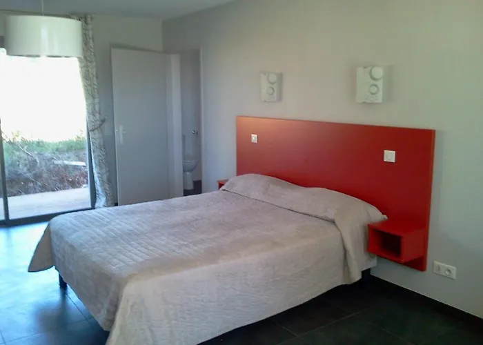 Hotel Relais Des Garrigues Grisolles (Tarn-et-Garonne)