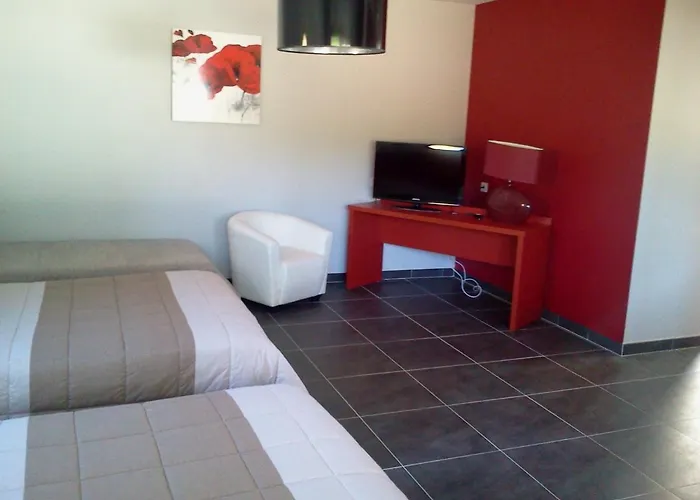 Relais Des Garrigues 2*